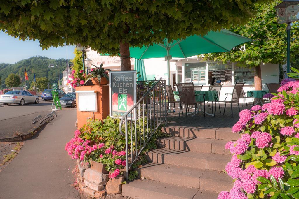Panorama-Cafe Moselgarten Alf Eksteriør bilde