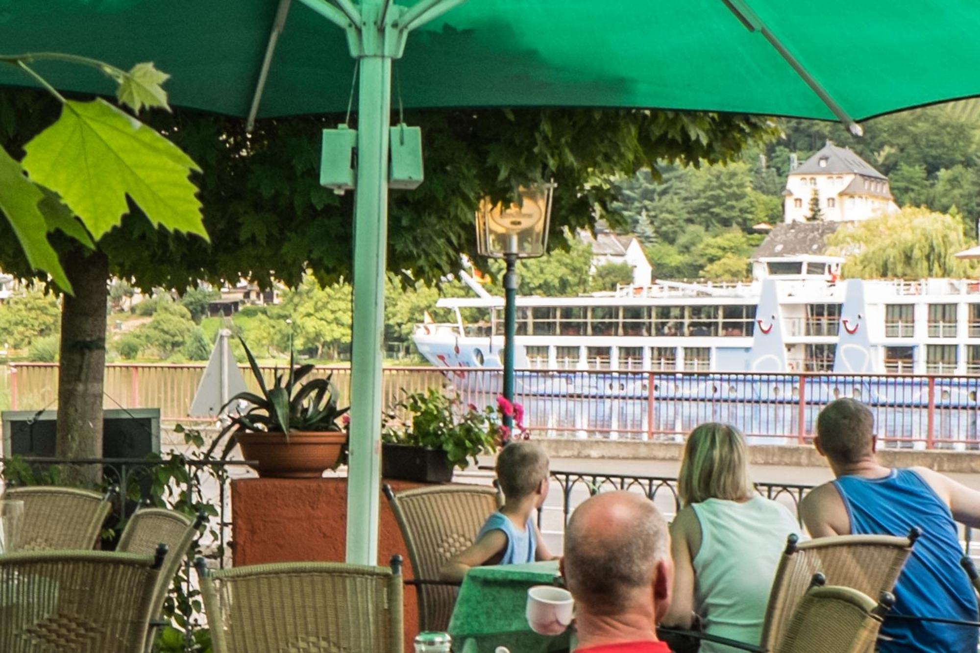 Panorama-Cafe Moselgarten Alf Eksteriør bilde