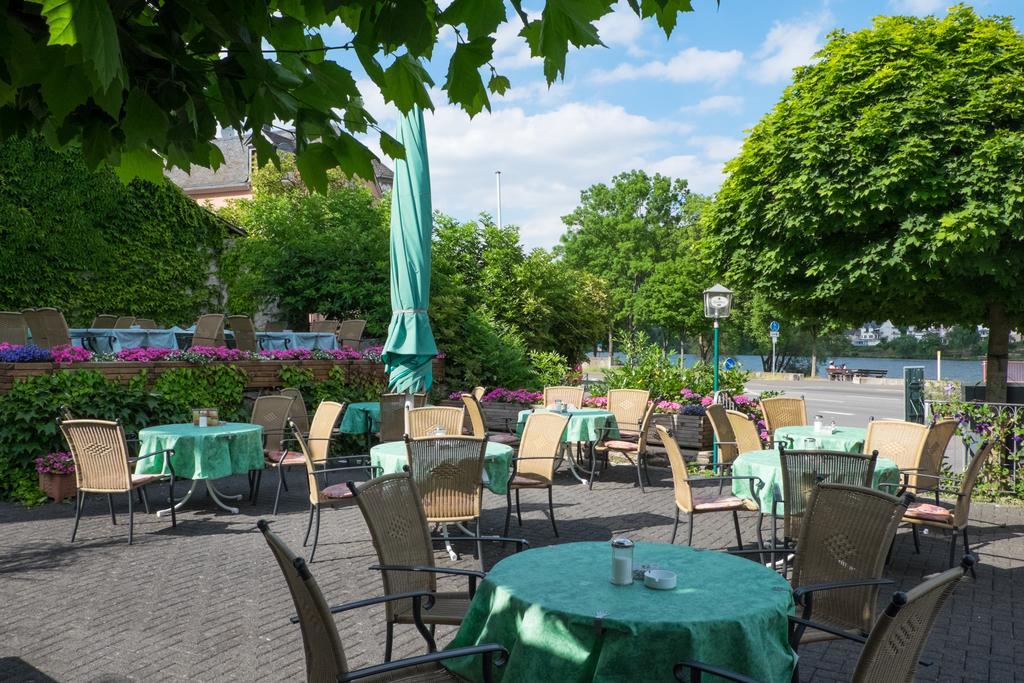 Panorama-Cafe Moselgarten Alf Eksteriør bilde